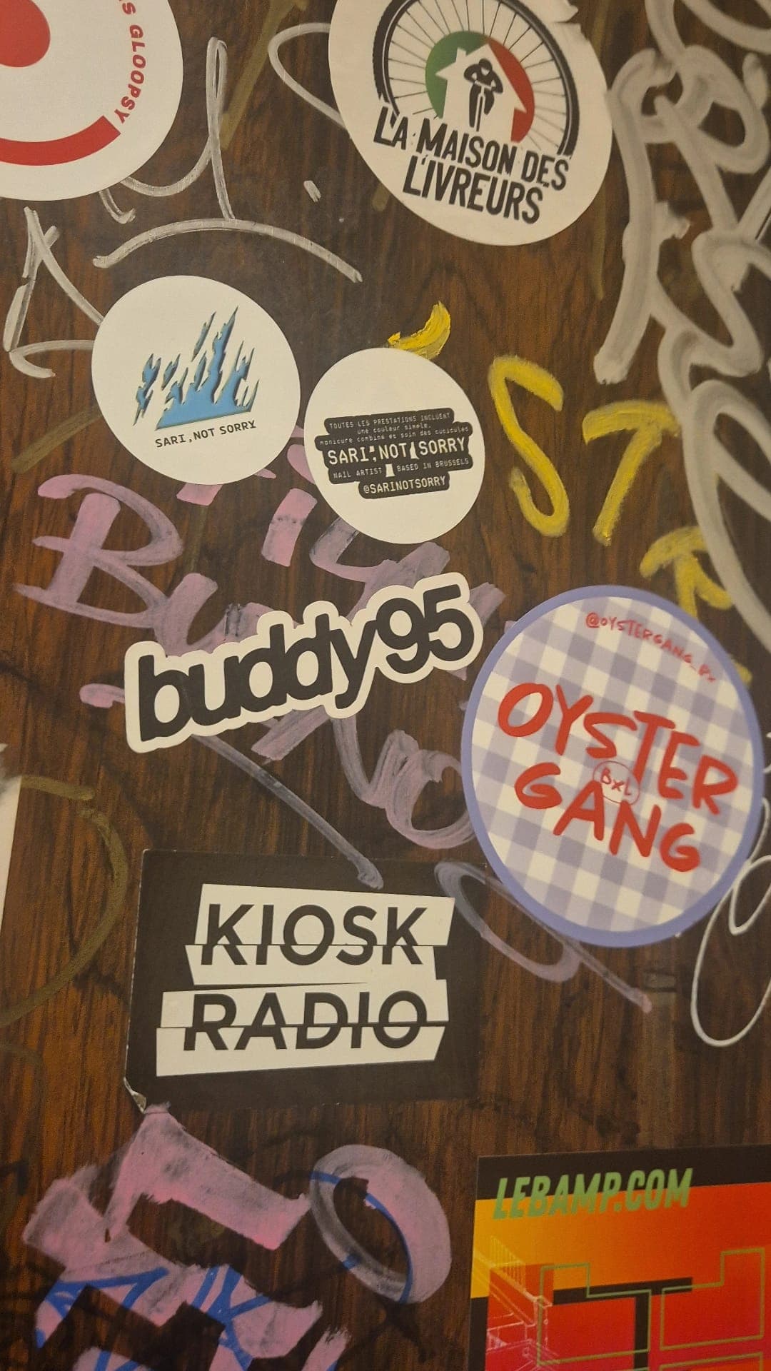Sticker Oystergang BxL parmi la scène bruxelloise